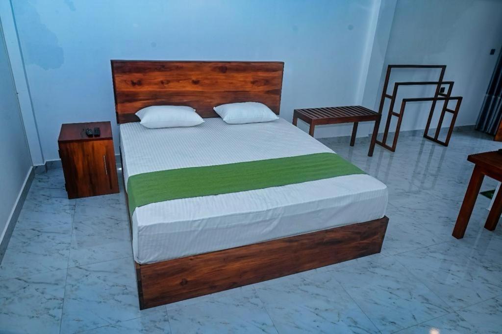 אנוראדפורה Emerald Home Stay מראה חיצוני תמונה