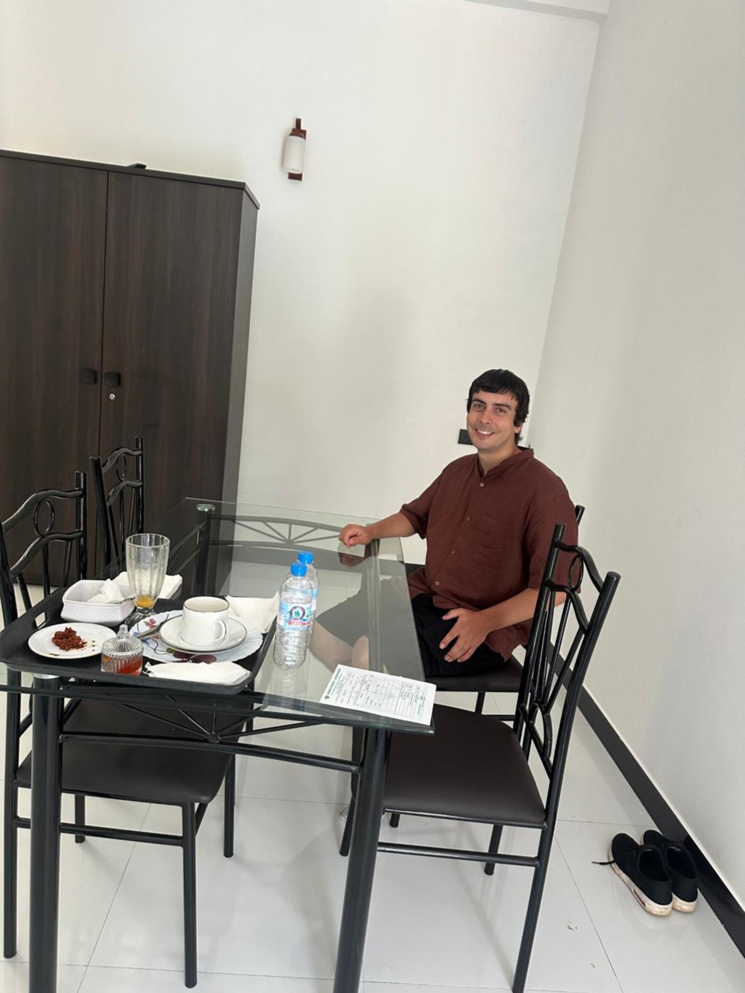 אנוראדפורה Emerald Home Stay מראה חיצוני תמונה