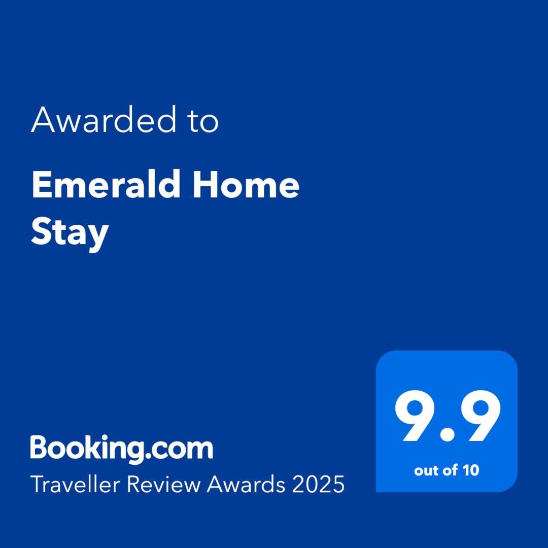 אנוראדפורה Emerald Home Stay מראה חיצוני תמונה
